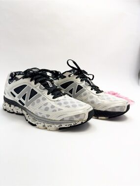 New Balance X Run Disney 2015 860 Minnie Mouse Running Shoes Sneakers White
